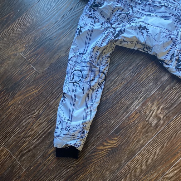 ☮️☮️☮️☮️Core powder room winter jacket very small stain on the inside ☮️☮️ 9/10 - Picture 4 of 16